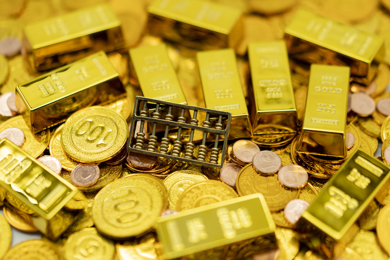 美元走弱叠加关税冲突，金银市场动态与操作建议